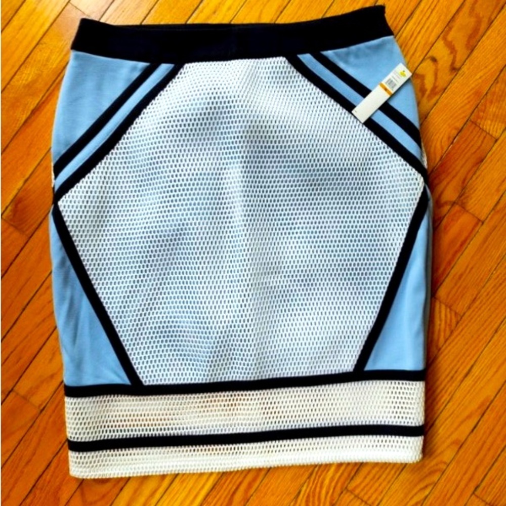 Geometric design mini skirt
